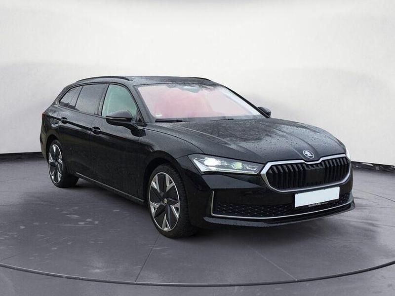 Gebraucht Skoda Superb Selection 193 PS (141 kW) 2024 Ebony schwarz metallic Kombi
