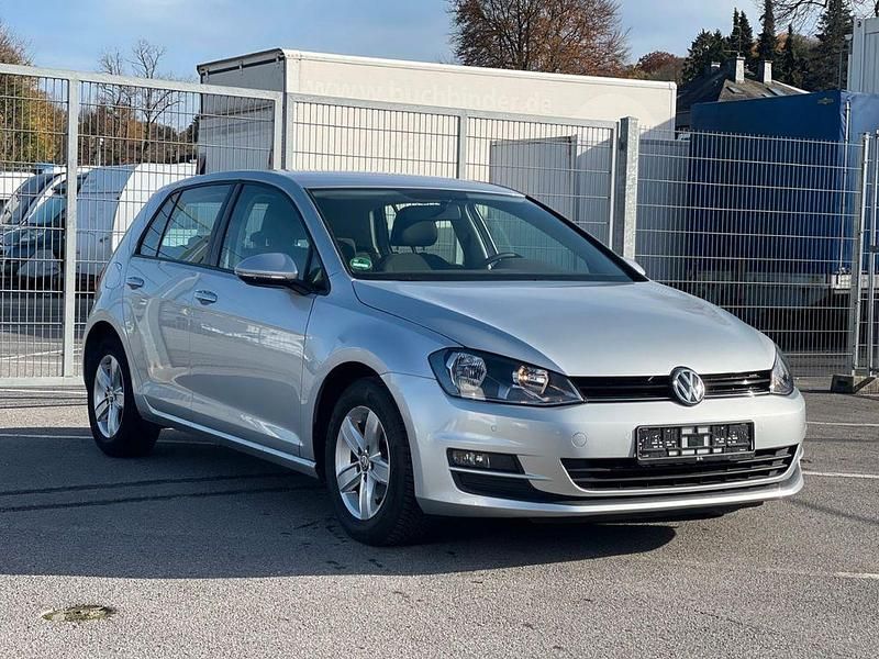 Gebraucht VW Golf VII Comfortline 110 PS (80 kW) 2016 Silber Limousine
