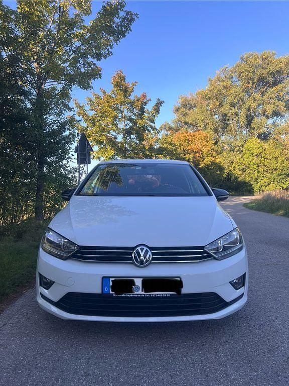 Weiß Gebraucht 2014 VW Golf Sportsvan Comfortline Van / Kleinbus | 9.999 € (Etwas zu teuer) - Bild 1/4