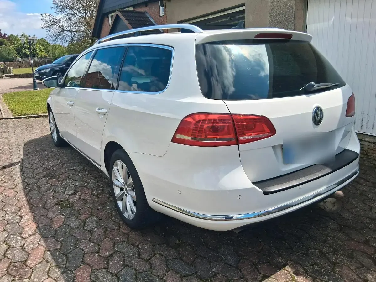 Gebraucht VW Passat Highline 140 PS (102 kW) 2013 Weiß Kombi