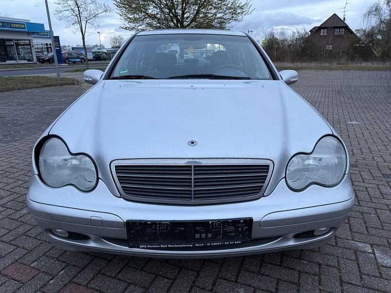 Gebraucht Mercedes C220 143 PS (105 kW) 2002 Silber Limousine