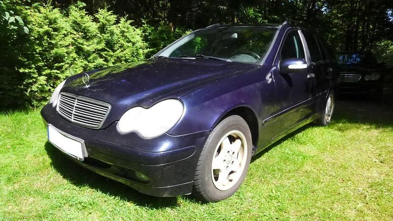 Blau Gebraucht 2002 Mercedes C180 Kombi | 450 € (Guter Preis) - Bild 1/4