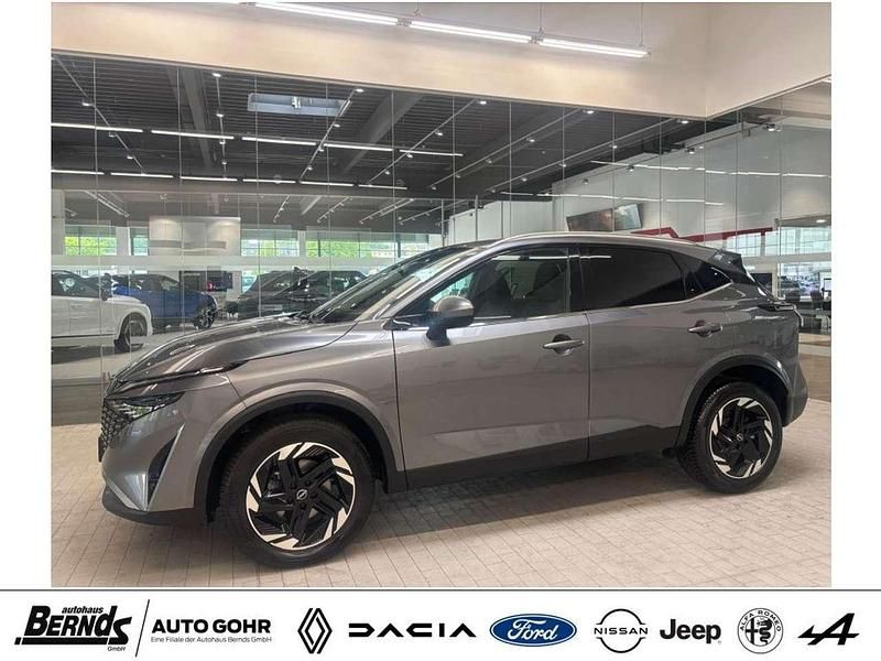 Dark grey metallic (kadg) Gebraucht 2024 Nissan Qashqai N-Connecta SUV | 30.880 € (Teuer) - Bild 1/3