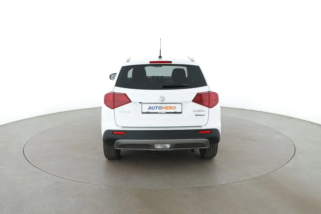 Gebraucht Suzuki Vitara Club 2022 Weiß SUV