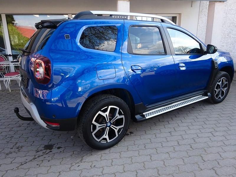 Używany Dacia Duster Celebration 150 KM (110 kW) 2020 Niebieski SUV