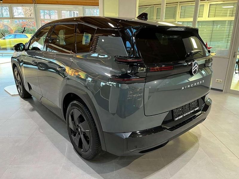 Neu Citroën C5 145 PS (106 kW) 2025 Astoriagrün Limousine