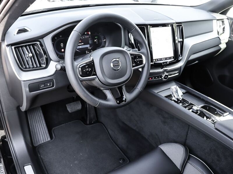 Gebraucht Volvo XC60 Plus 398 PS (292 kW) 2024 Onyx black metallic SUV