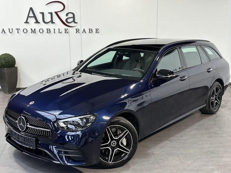 Blau Gebraucht 2021 Mercedes E300 AMG line Limousine | 34.749 € (Fairer Preis) - Bild 1/4