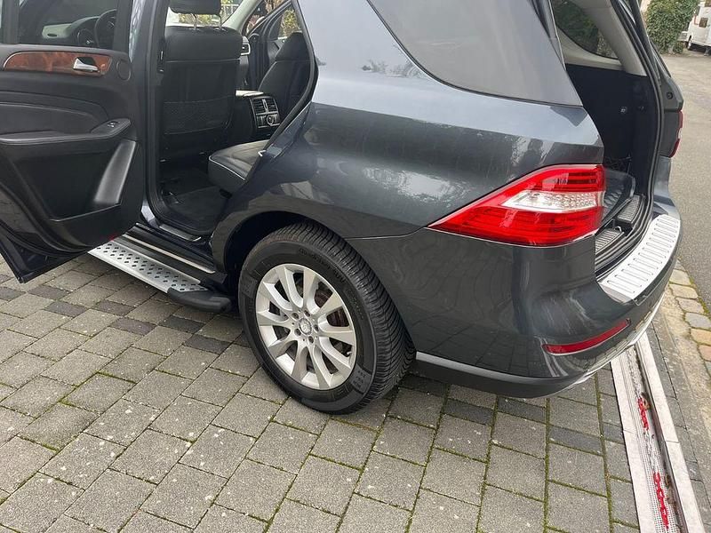 Gebraucht Mercedes ML350 258 PS (189 kW) 2013 Grau SUV