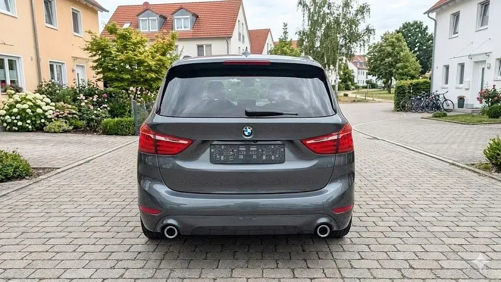 Gebraucht BMW 218 Advantage 150 PS (110 kW) 2022 Grau Kombi