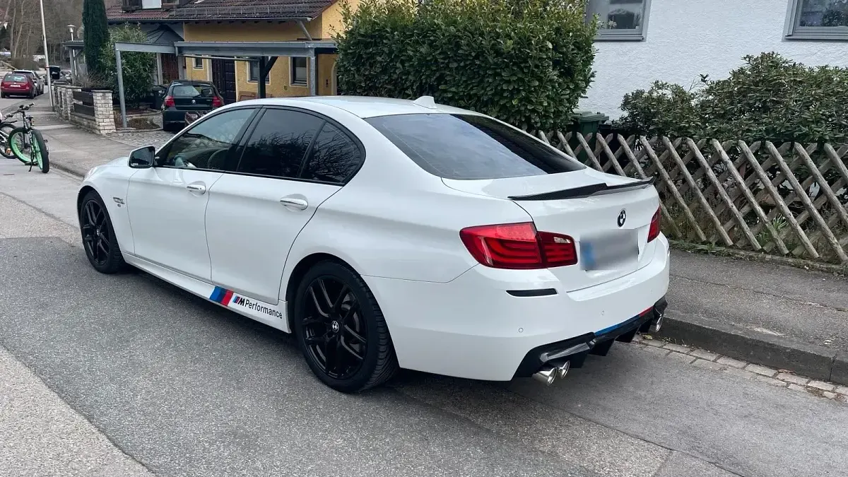 Gebraucht BMW 520 M Sport 184 PS (135 kW) 2013 Weiß Limousine