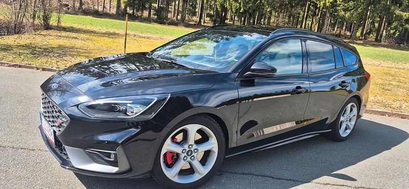 Usata Ford Focus ST 190 CV (139 kW) 2020 Nero Station wagon