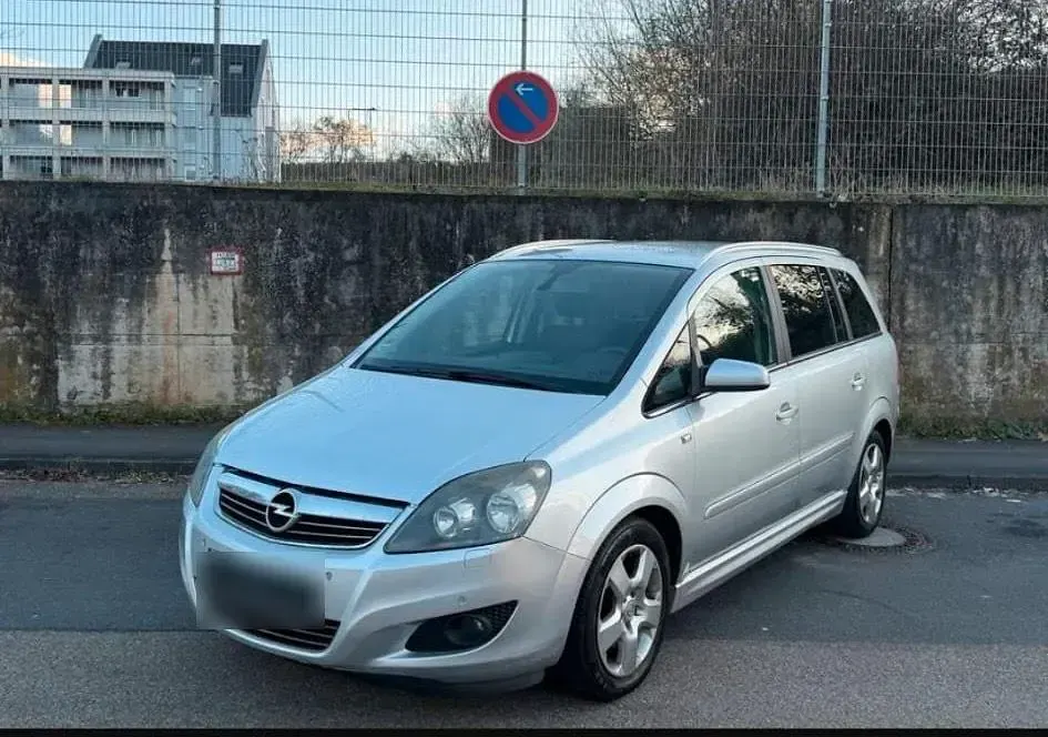 Gebraucht Opel Zafira 130 PS (95 kW) 2008 Silber Van / Kleinbus