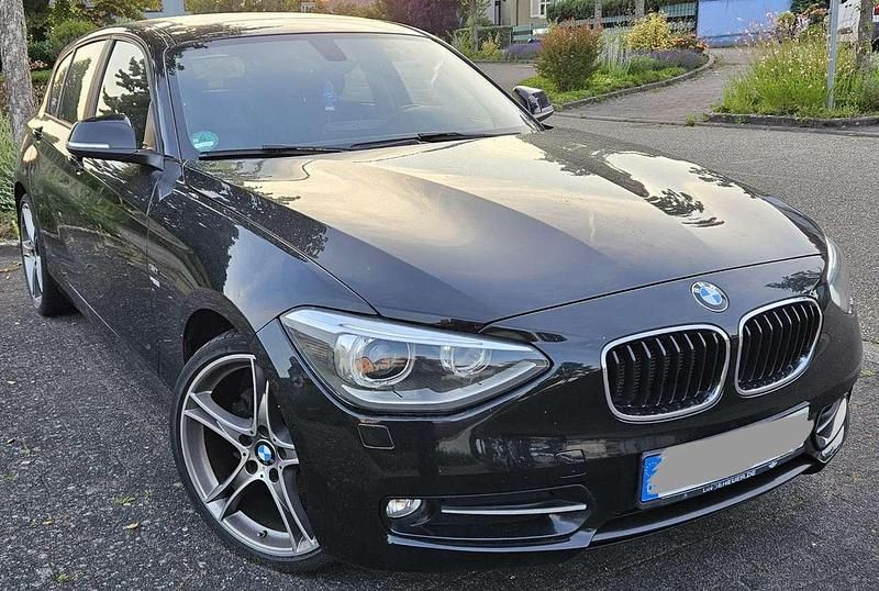 Schwarz Gebraucht 2015 BMW 116 Sport Line Kleinwagen | 9.900 € (Fairer Preis) - Bild 1/4