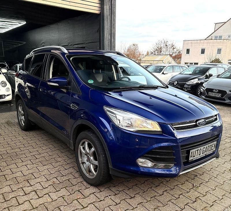 Gebraucht Ford Kuga Titanium 150 PS (110 kW) 2016 Blau SUV