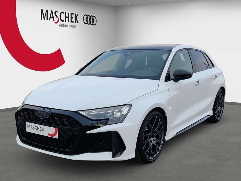 Arkonaweiss Gebraucht 2024 Audi RS3 Sportback Premium Kleinwagen | 70.888 € - Bild 1/4