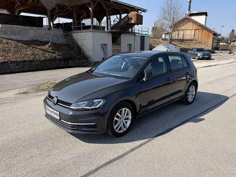 Gebraucht VW Golf VII 116 PS (85 kW) 2019 Grau Limousine
