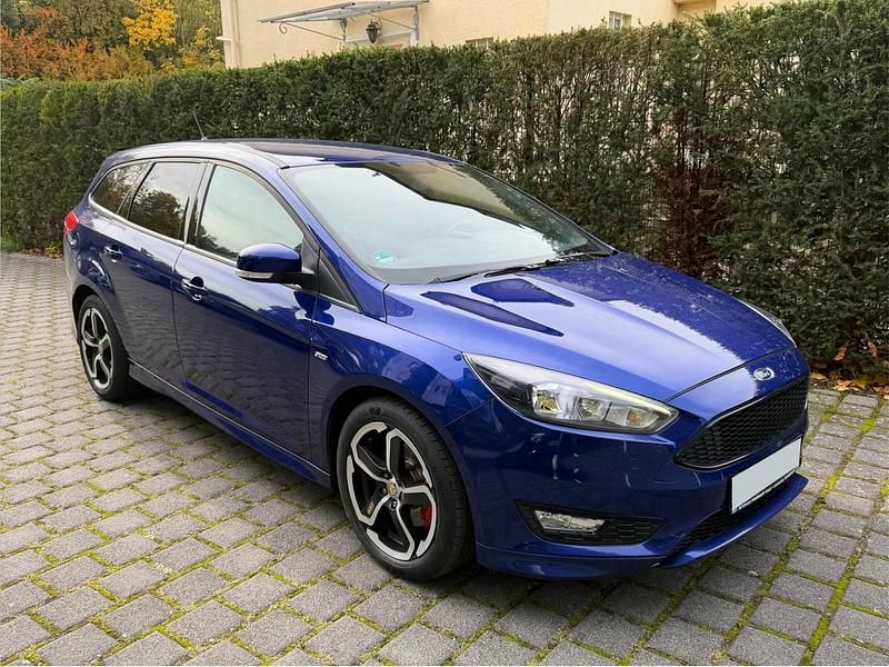 Blau Gebraucht 2017 Ford Focus ST-Line Kombi | 8.600 € (Fairer Preis) - Bild 1/4