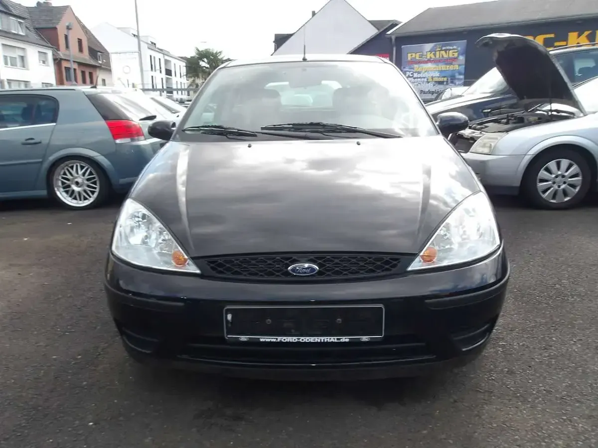 Gebraucht Ford Focus Trend 101 PS (74 kW) 2003 Schwarz Limousine