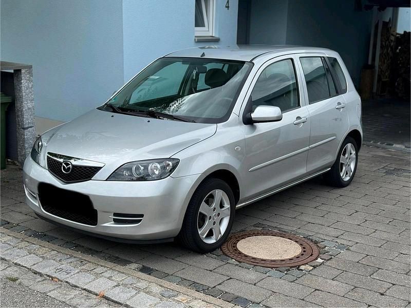 Silber Gebraucht 2006 Mazda 2 Kleinwagen | 1.900 € (Fairer Preis) - Bild 1/4