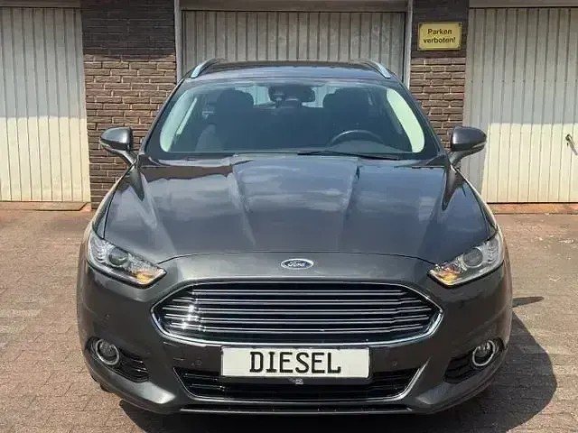 Gebraucht Ford Mondeo Titanium 120 PS (88 kW) 2015 Grau Kombi
