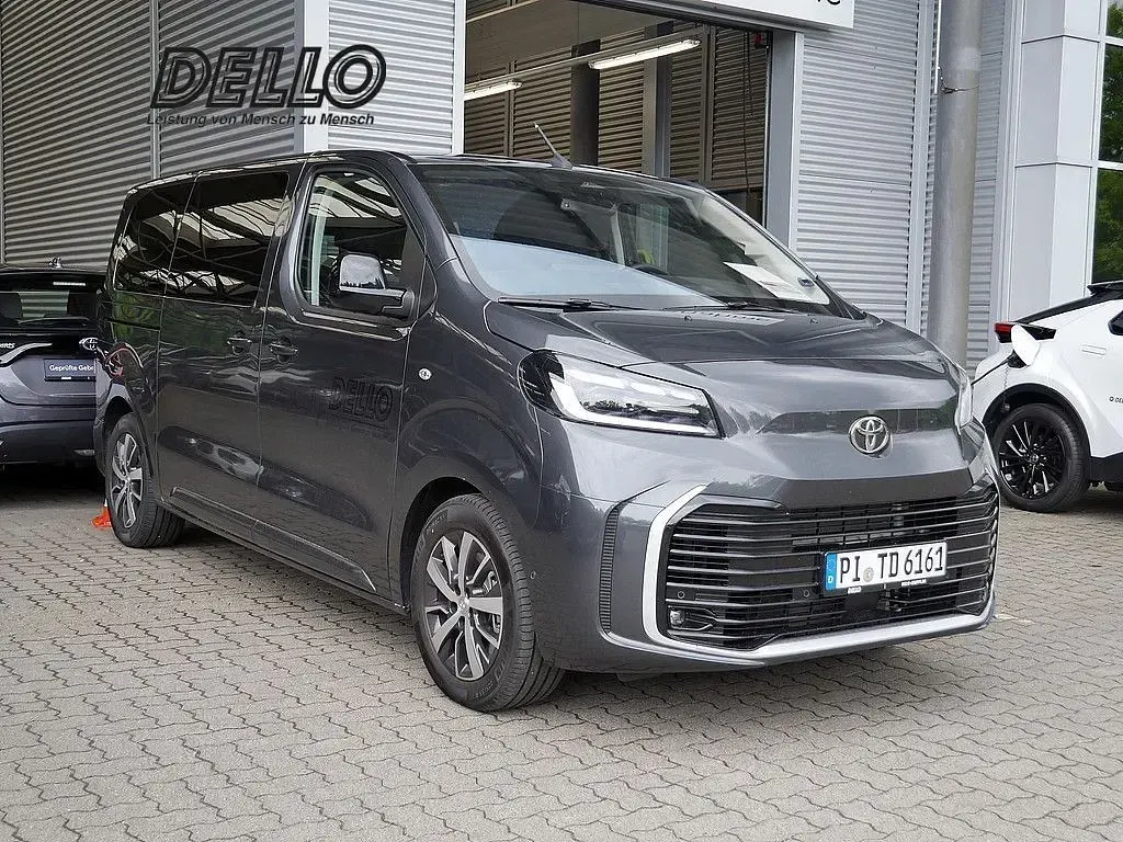 Gebraucht Toyota Proace Verso 179 PS (131 kW) 2026 Grau Kombi