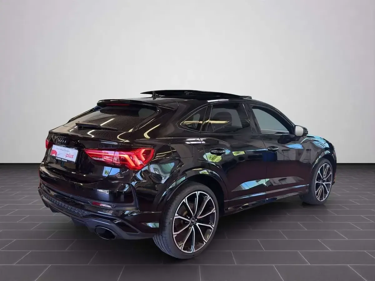 Gebraucht Audi RS Q3 400 PS (294 kW) 2022 Mythosschwarz metallic SUV