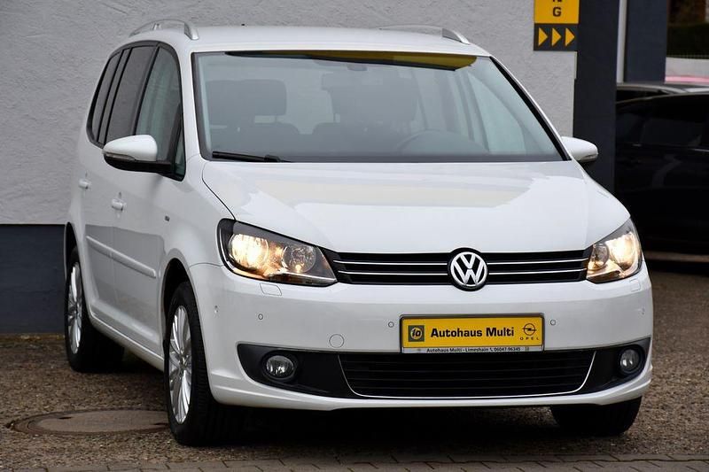 Gebraucht VW Touran Cup 105 PS (77 kW) 2014 Weiß Van / Kleinbus