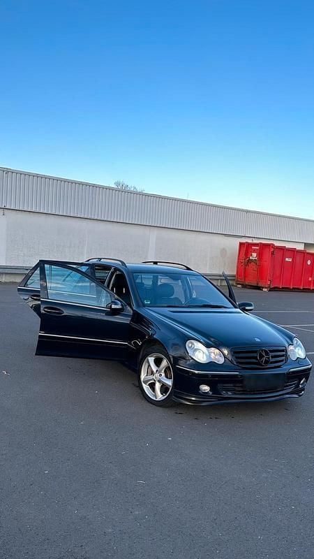 Gebraucht Mercedes C320 Avantgarde 224 PS (164 kW) 2005 Schwarz Kombi
