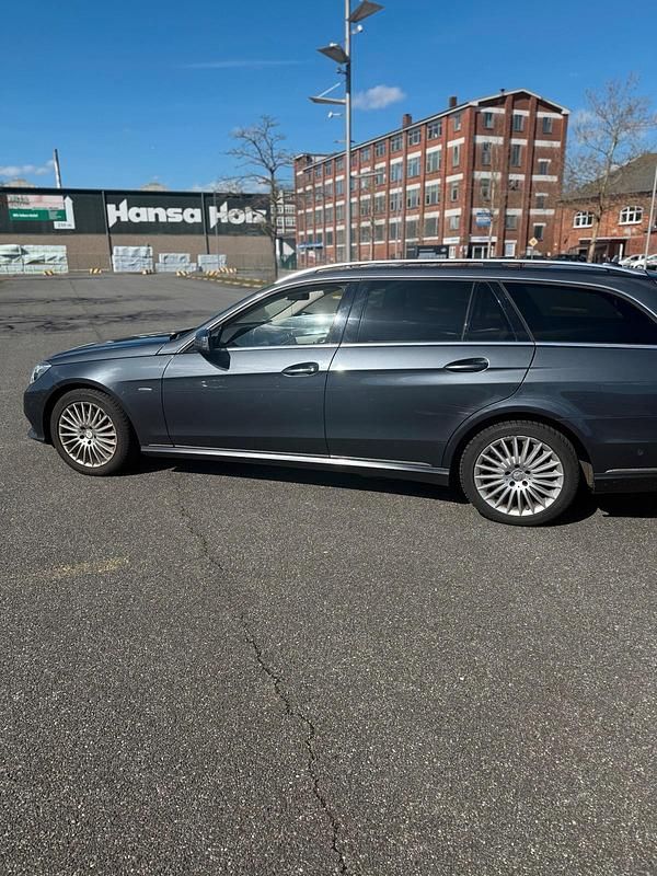 Gebraucht Mercedes E250 204 PS (150 kW) 2016 Kombi