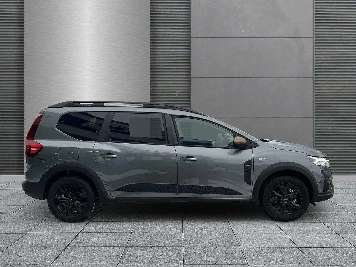 Neu Dacia Jogger Extreme 141 PS (103 kW) 2025 Dolomitgrau Van / Kleinbus