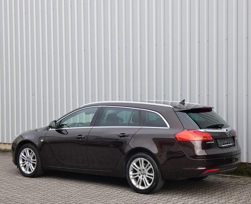 Gebraucht Opel Insignia Design Edition 160 PS (117 kW) 2011 Braun Kombi
