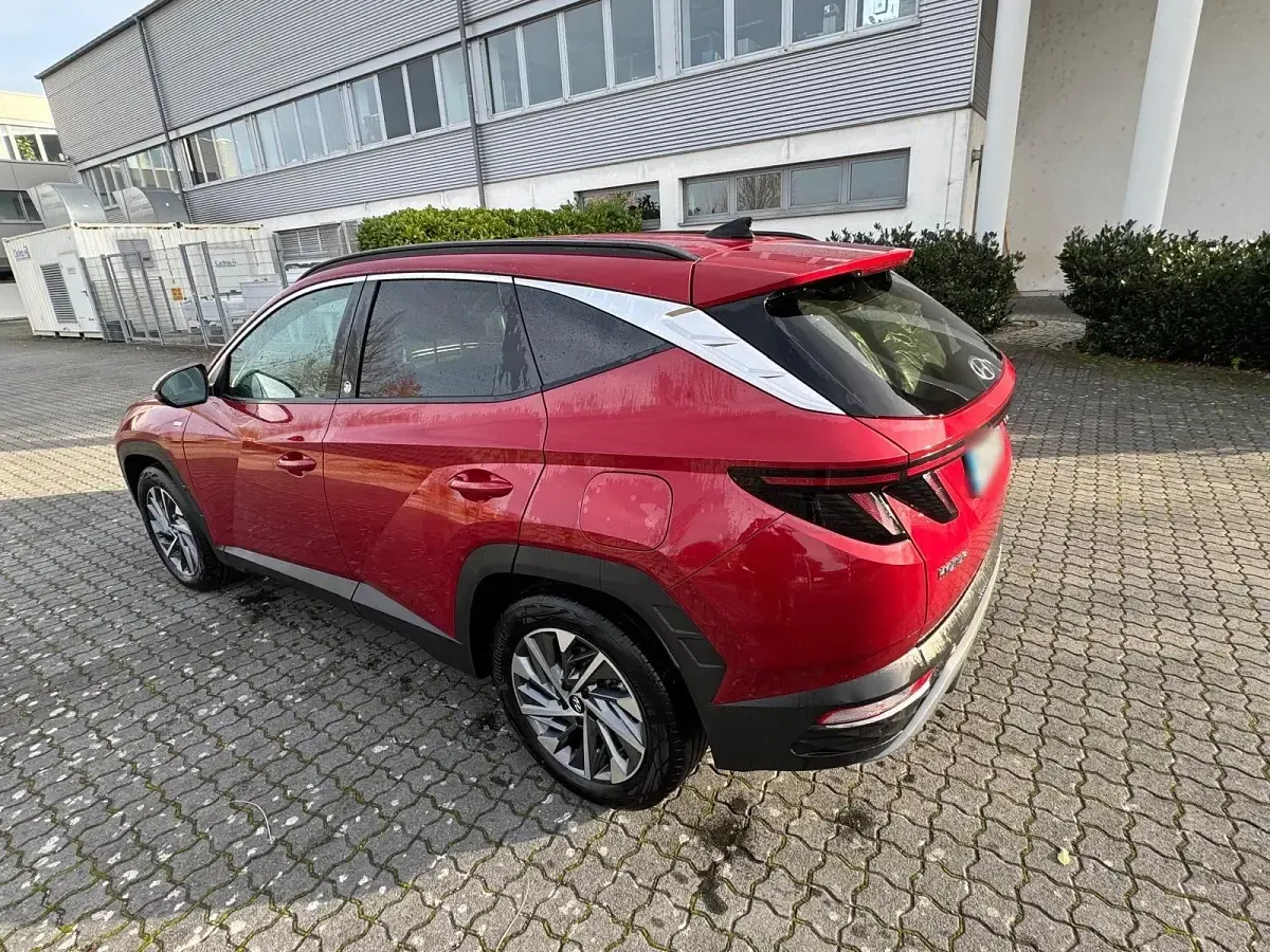 Gebraucht Hyundai Tucson Edition 30 150 PS (110 kW) 2023 Rot SUV