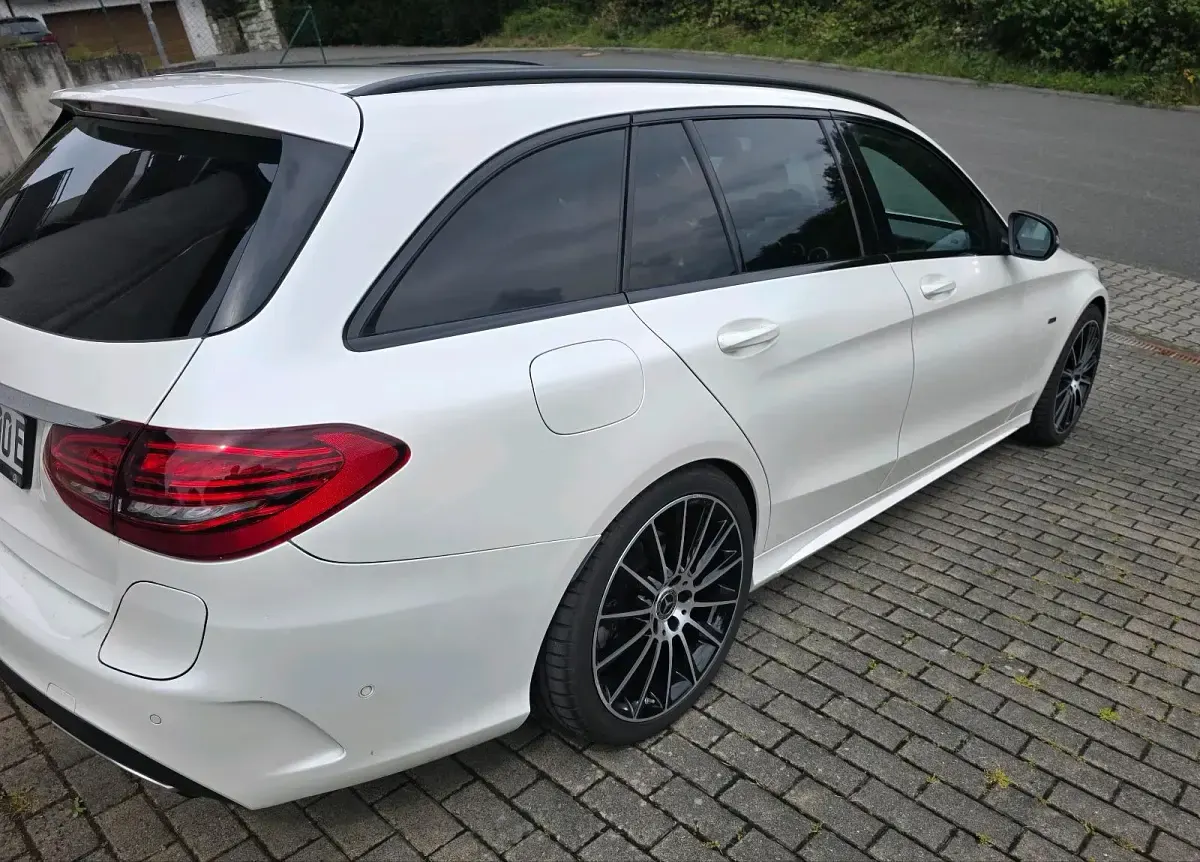 Gebraucht Mercedes C300e AMG line 320 PS (235 kW) 2020 Weiß Kombi