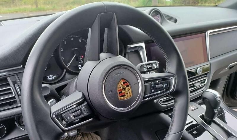 Gebraucht Porsche Macan 265 PS (194 kW) 2023 Schwarz SUV