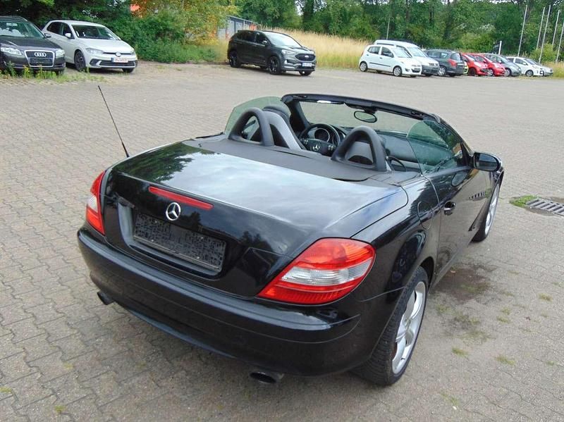 Gebraucht Mercedes SLK200 163 PS (119 kW) 2004 Obsidianschwarz  metalliclack Cabrio