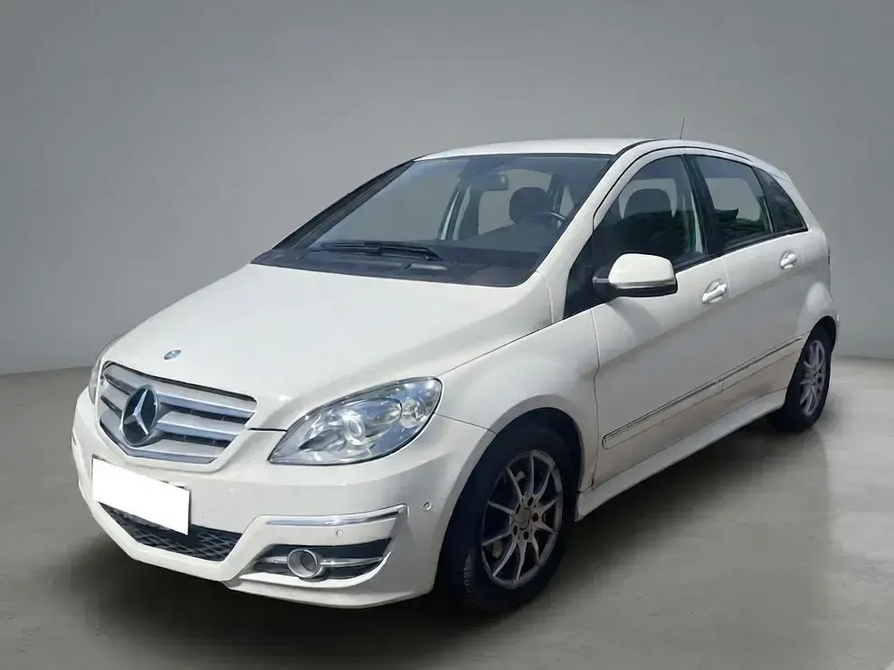 Gebraucht Mercedes B200 140 PS (102 kW) 2011 Weiß Kleinwagen