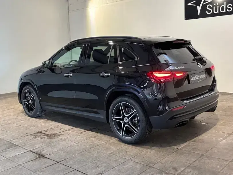 Gebraucht Mercedes GLA220 AMG 190 PS (139 kW) 2026 Schwarz SUV