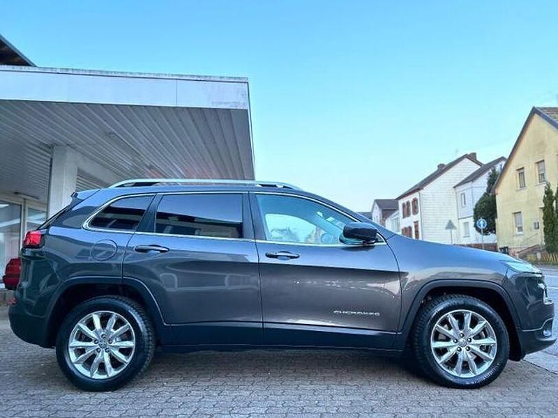 Gebraucht Jeep Cherokee Limited 140 PS (102 kW) 2015 Grau SUV