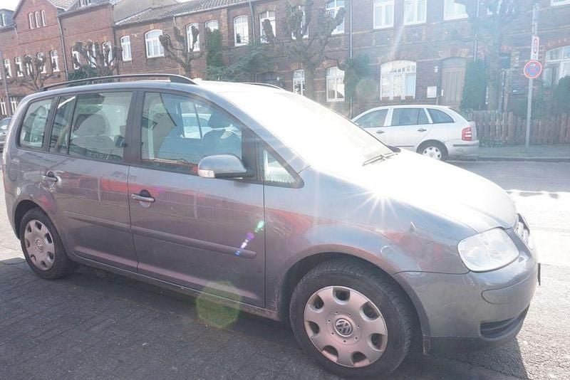 Gebraucht VW Touran Trendline 105 PS (77 kW) 2004 Grau Van / Kleinbus