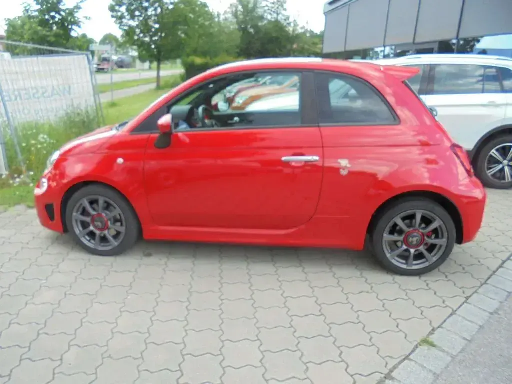 Gebraucht Abarth 595 145 PS (106 kW) 2017 Colore esterno (abarth rot) Kleinwagen