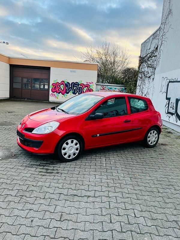 Gebraucht Renault Clio II 70 PS (51 kW) 2006 Rot Kleinwagen