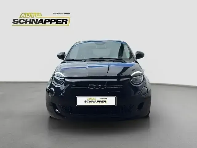 Gebraucht Fiat 500e Action 69 kW (95 PS) 2022 Schwarz Limousine