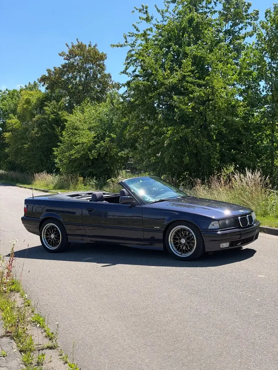 Gebraucht BMW 320 Cabriolet 150 PS (110 kW) 1997 Violet Cabrio