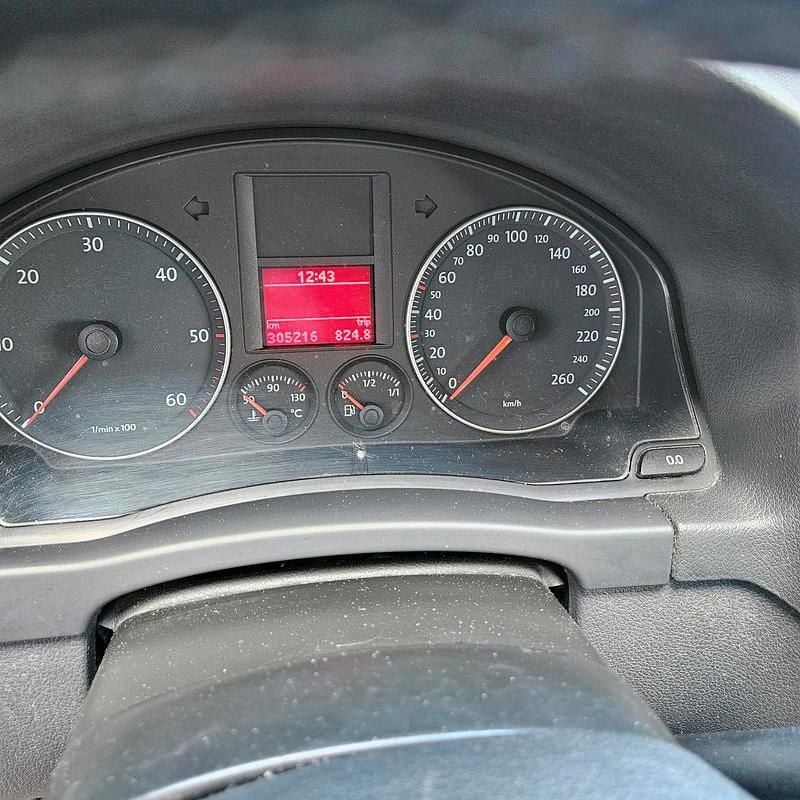 Second-hand VW Golf V 140 CP (102 kW) 2007 Gri Berlinǎ