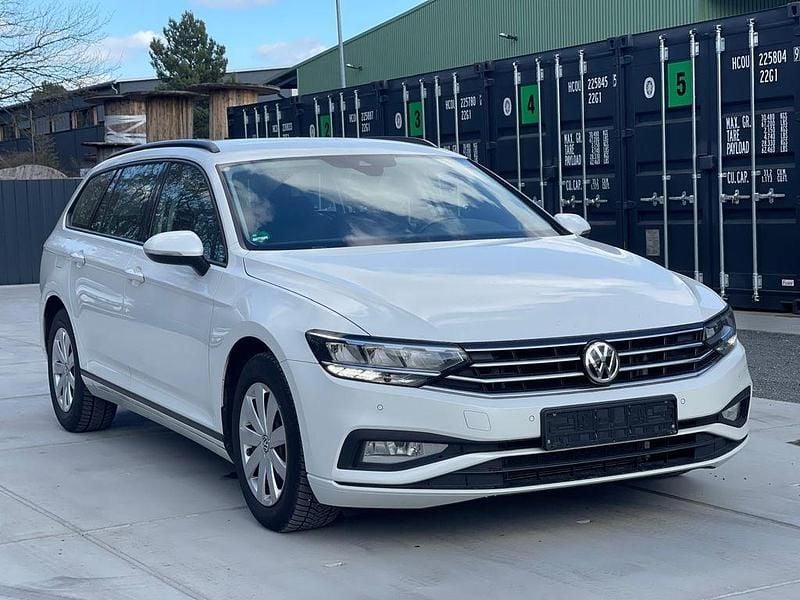 Gebraucht VW Passat 150 PS (110 kW) 2020 Weiß Kombi