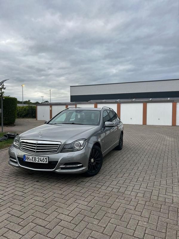 Grau Gebraucht 2012 Mercedes C220 Elegance Kombi | 8.898 € (Fairer Preis) - Bild 1/4