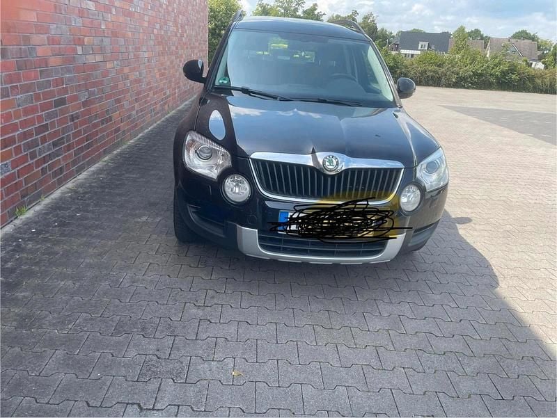 Schwarz Gebraucht 2011 Skoda Yeti SUV | 6.200 € - Bild 1/4