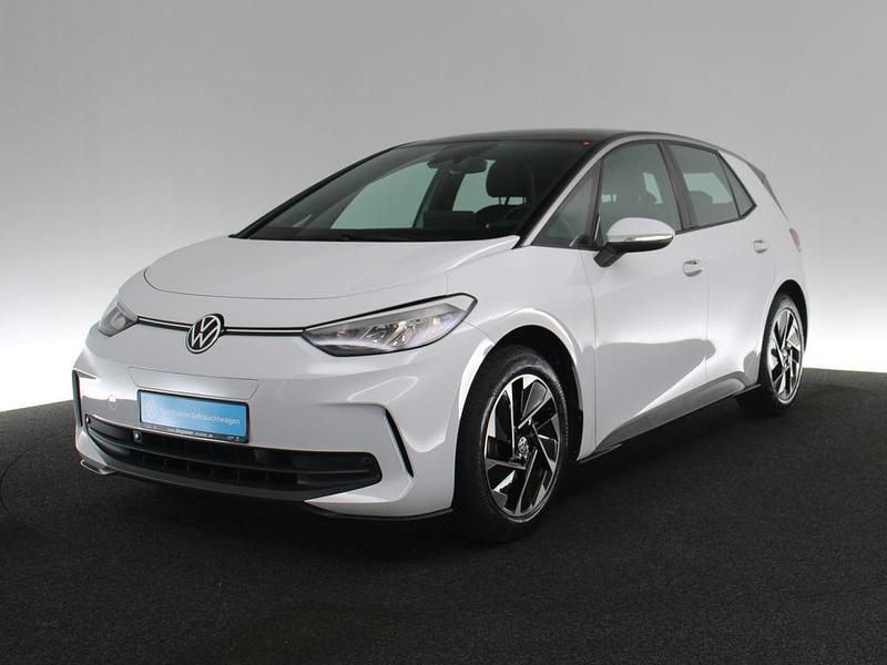 Gebraucht VW ID.3 Pro Performance 150 kW (204 PS) 2023 Weiss / gletscherweiss Kleinwagen