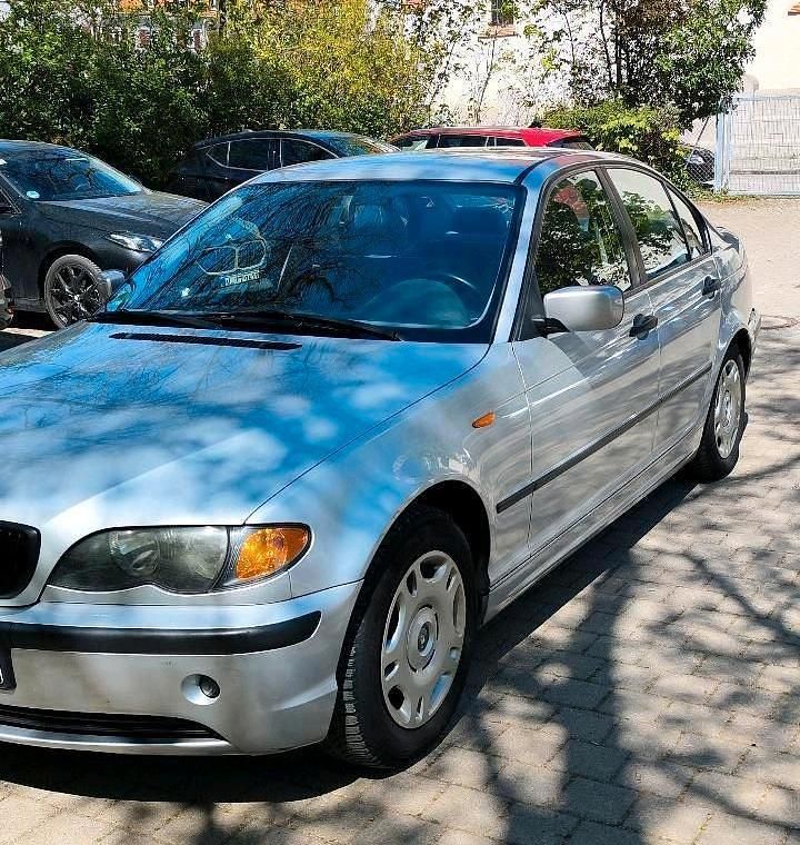 Second-hand BMW 318 143 CP (105 kW) 2002 Argintiu Berlinǎ